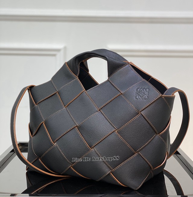 Loewe專櫃新款編織包手提肩背包 羅意威Woven Basket Gingham Bag 10118 lyw1471